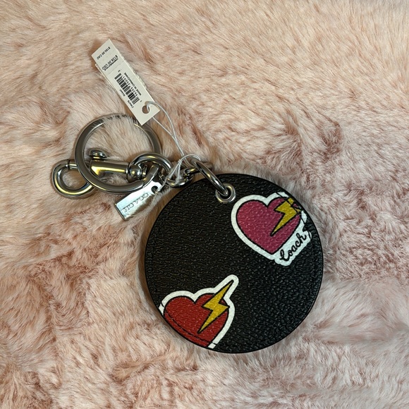 NWT Coach leather mirror key chain with hearts silver hardware - Picture 2 of 4